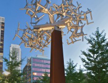 art public : Reaching for the clouds (Toronto, 2005)